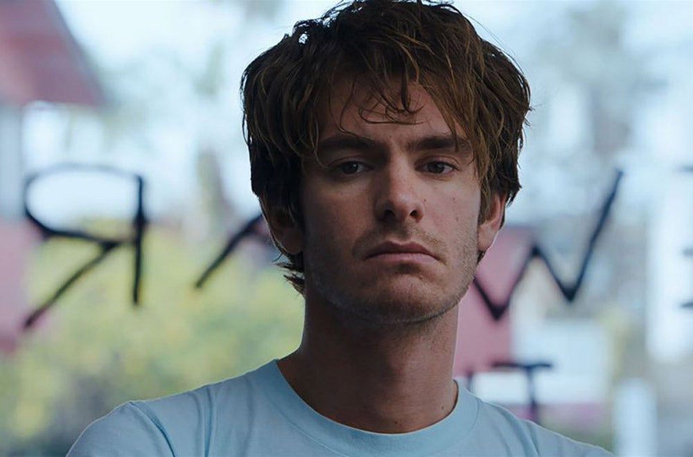 Andrew Garfield explica porqué no le extraña que Amazon no quiera estrenar su película sobre Sam Altman