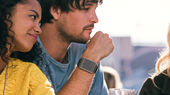 Android Wear... 's the reason to be wearing this?