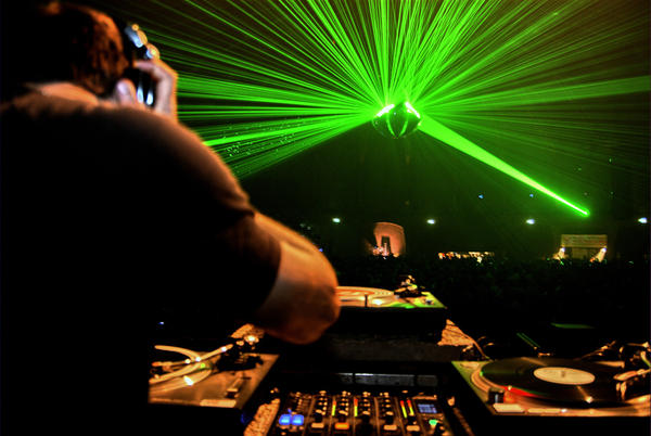 Get a View about Different Types of Disk Jokeys (DJ) [Just10media.blogspot.com]