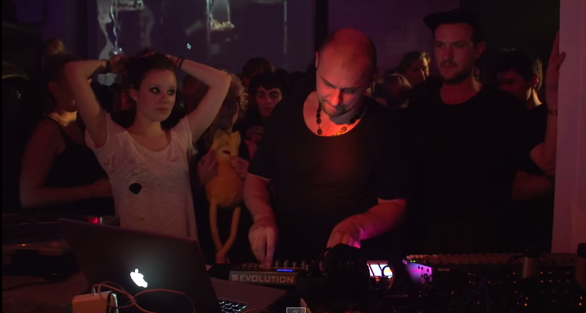 if-youre-facing-the-dj-youre-getting-dance-music-body-image-1432909345