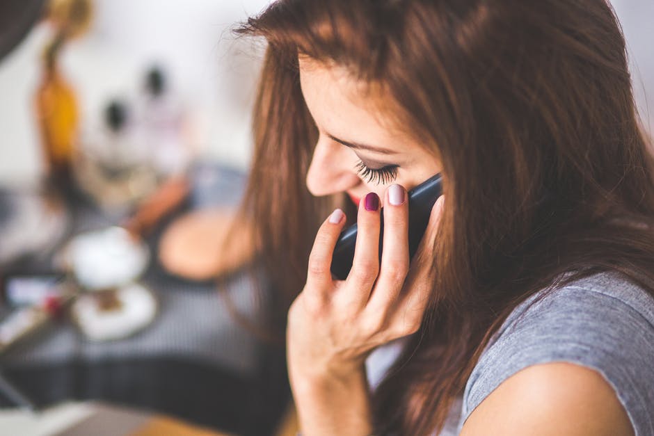 person-woman-hand-smartphone (1)