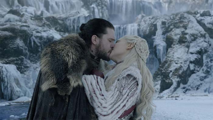 Jon and Dany kiss