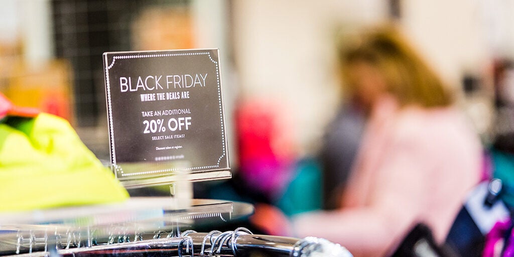 Black Friday how to detect if an offer is a real discount or scam 1