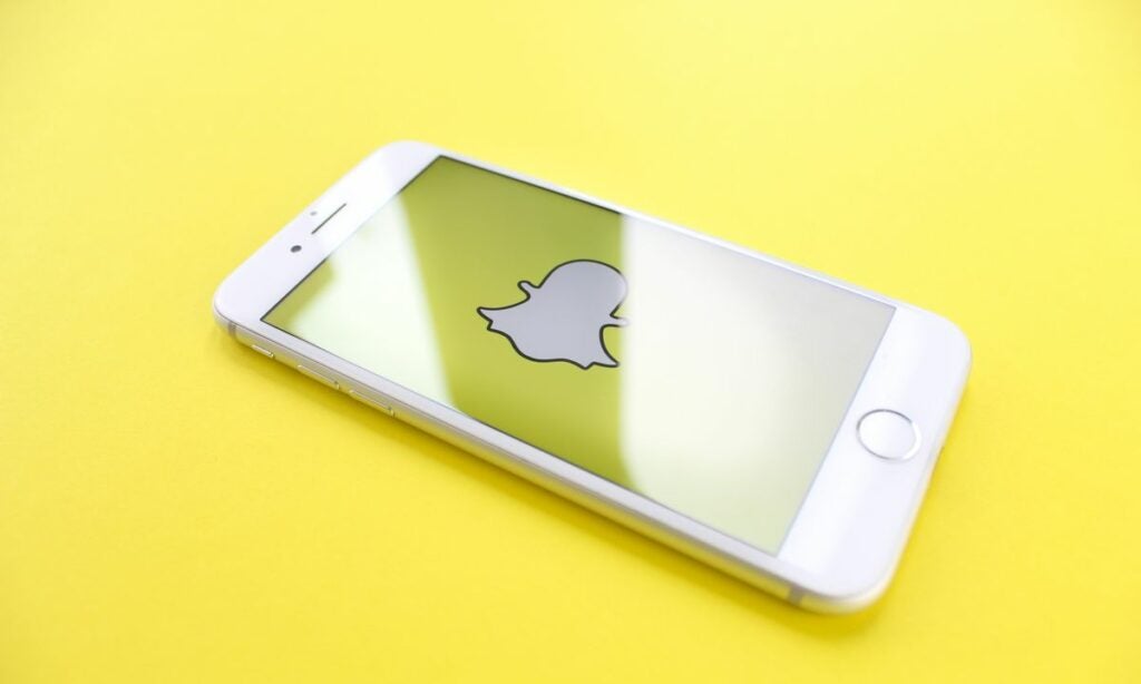 Domina el arte de la actualización con medio deslizamiento de Snapchat a pesar de la función Peek a Peek. Se revelan estrategias de sincronización y no suscriptores!