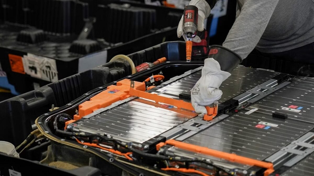 Toyota and BYD join the race for solid-state batteries: date 2027