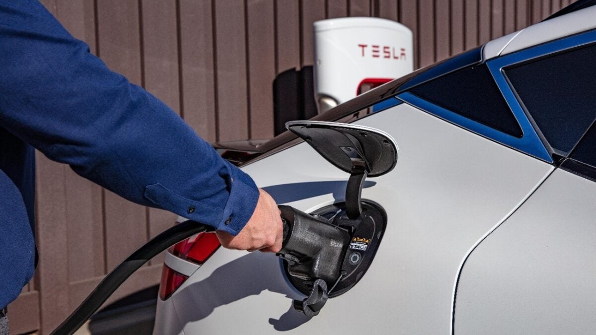 Hyundai 20.000 Tesla Superchargers