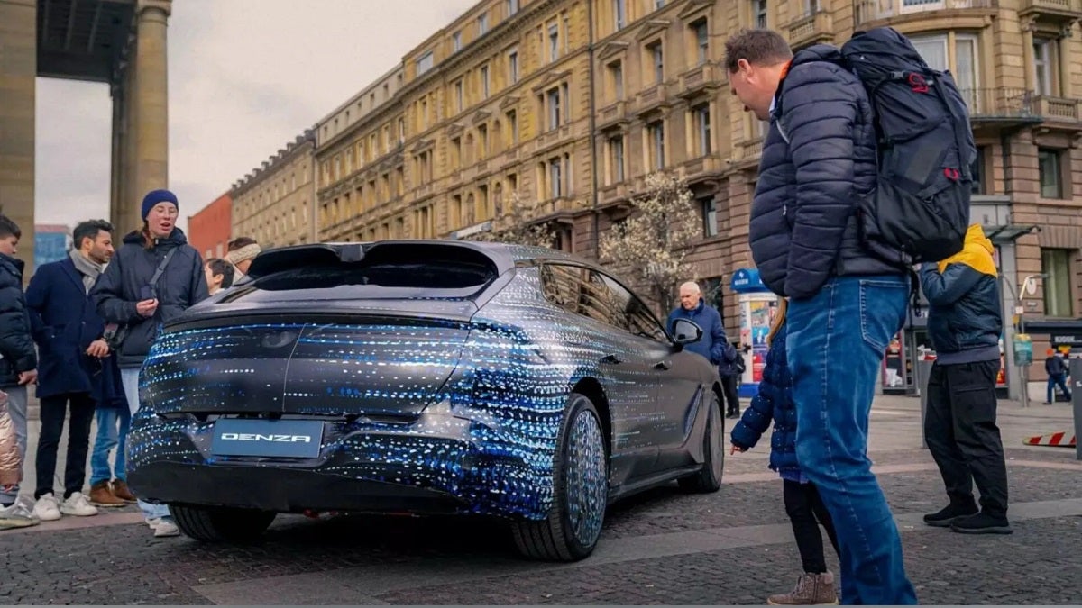 Mercedes-Benz Launches High-Power Charging Stations to Boost EV Infrastructure