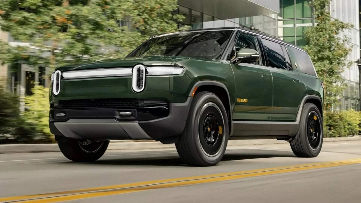 Rivian Sees 34% Sales Surge in February, R1S Becomes One of America’s Best-Sellers