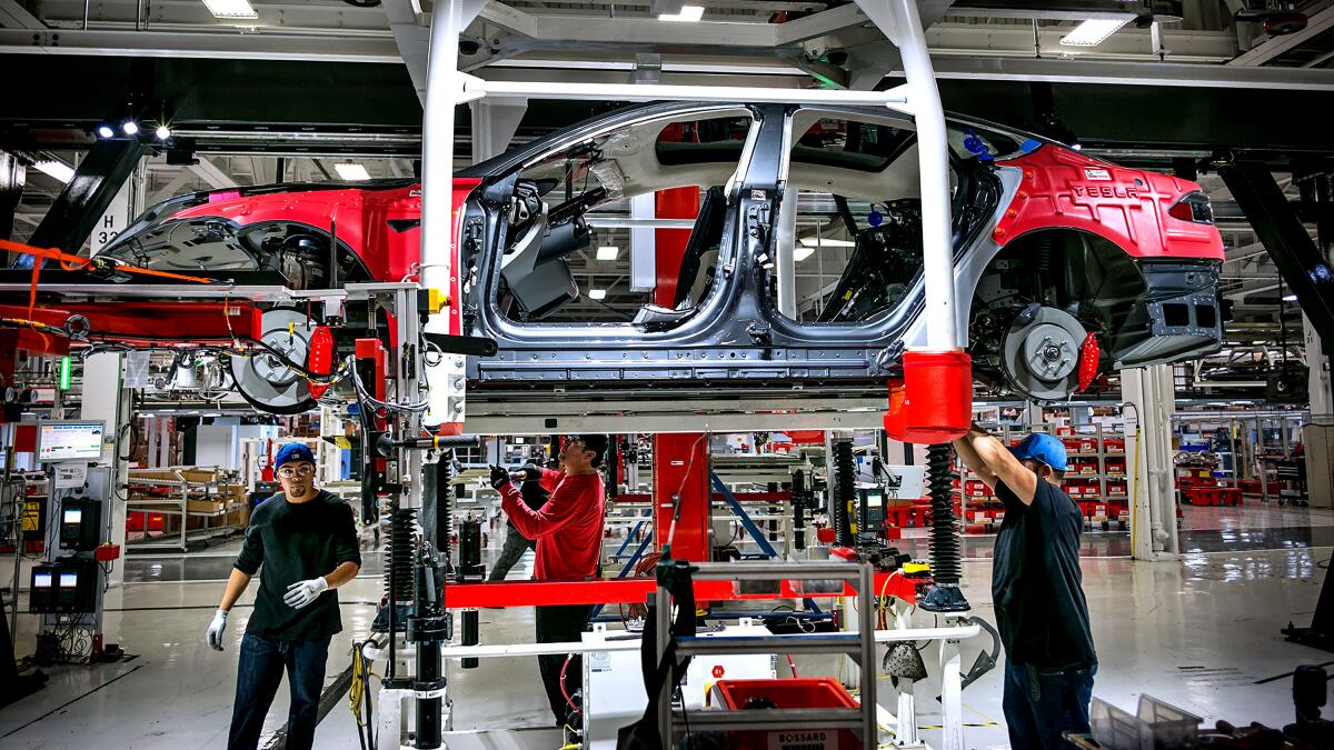 Tesla fabrica EV