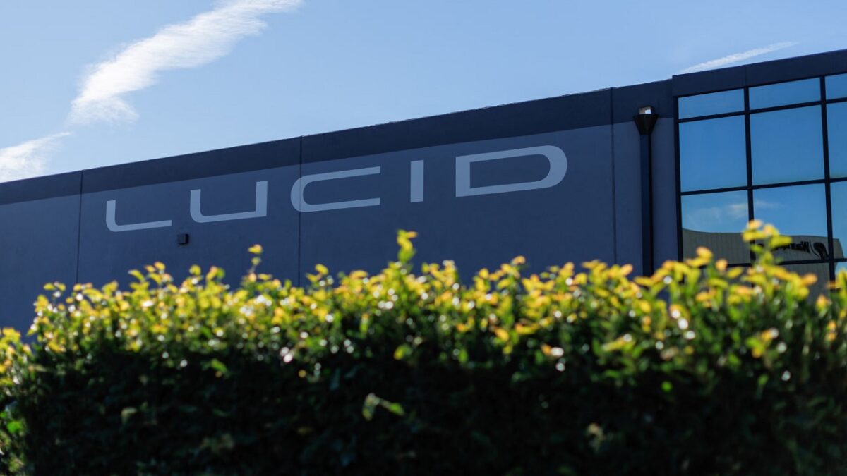 Lucid Motors Aims for 20,000 Vehicle Production in 2025 Despite Challenges Ahead