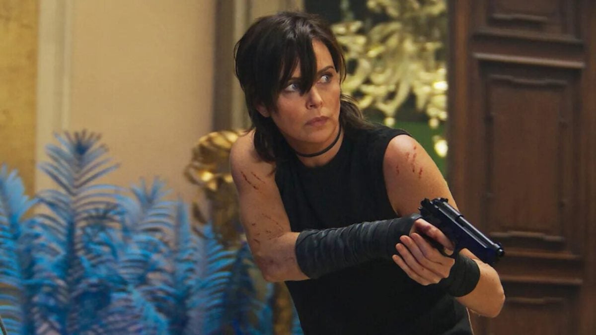 Charlize Theron refuses to give the name of her harasser, but she does not give up on revenge