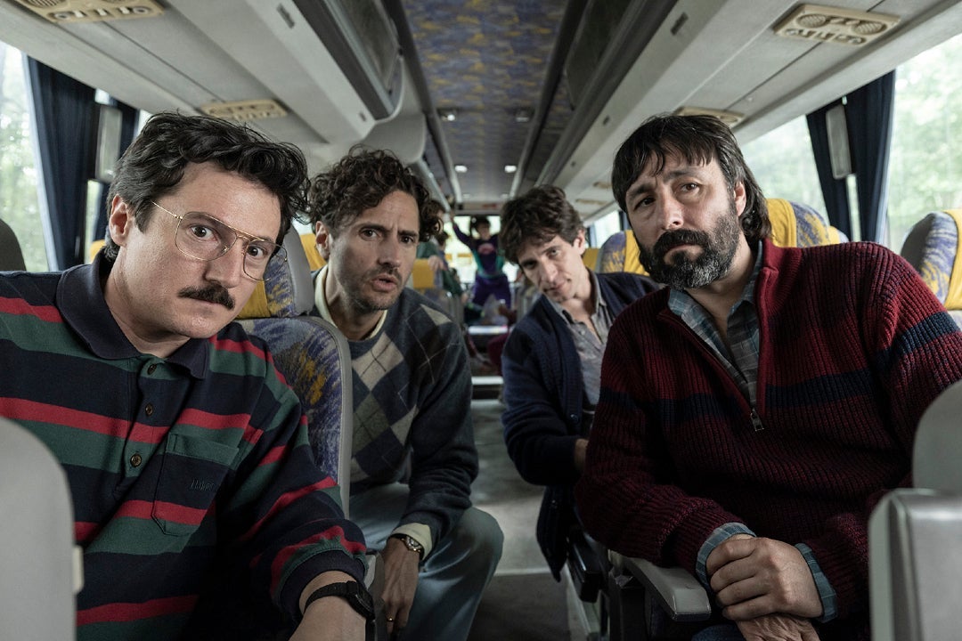 The Spanish comedy of the summer hits theaters, now with alcoholic priests and Borja Cobeaga directing