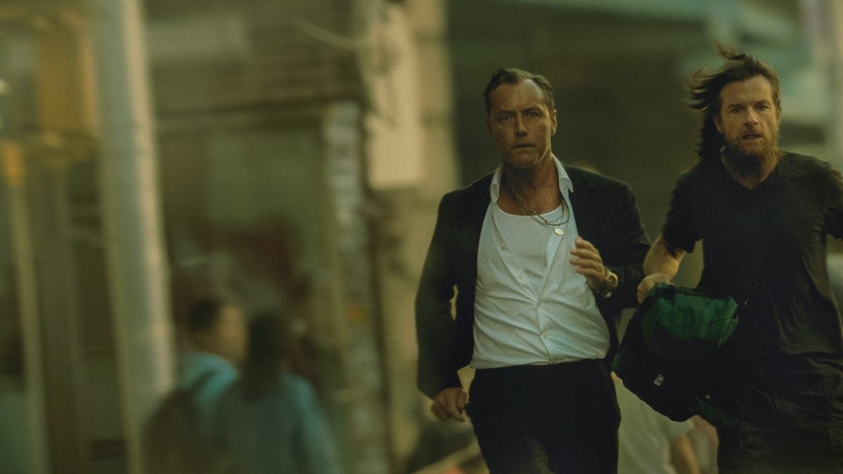 Netflix takes us by the hand of Jude Law and Jason Bateman to the New York underworld in this new psychological thriller