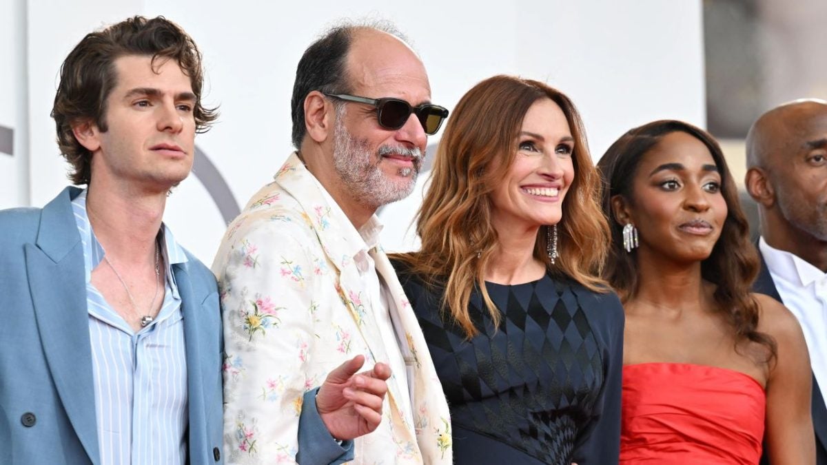 Ayo Edebiri bursts out against an interviewer who was ignoring her. And she is not wrong