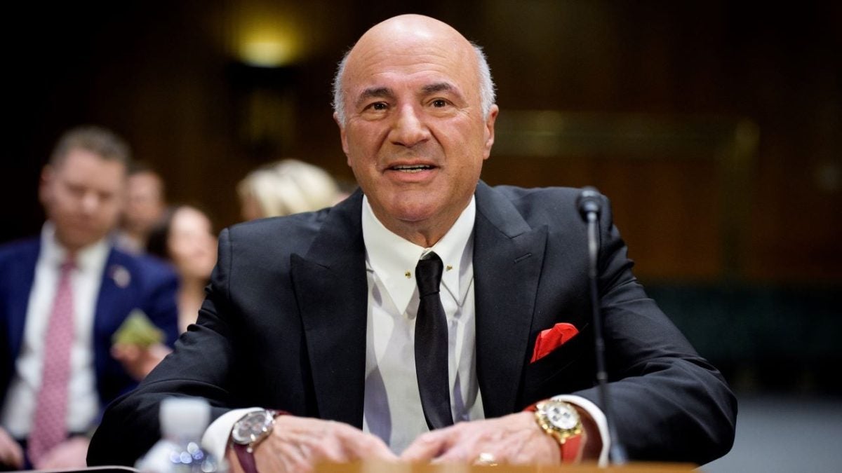 The millionaire Kevin O'Leary defends that AI should take the roles of extras to save money