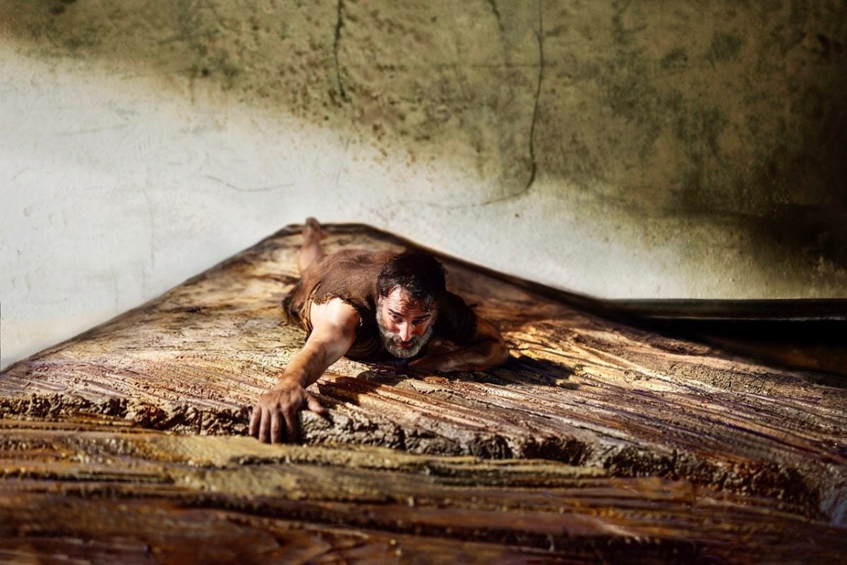 France offers us a remake of one of the greatest (or smallest) classics of science fiction