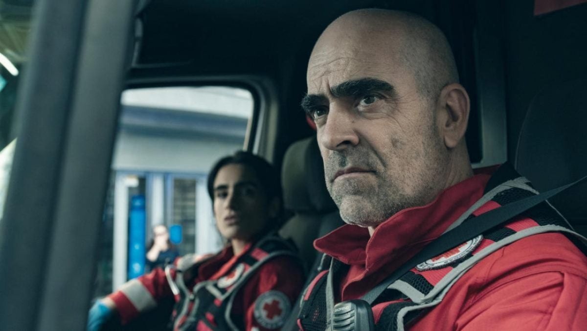 Netflix bets in its new series on addressing a highly relevant topic: what a father should do to get his daughter out of a neo-Nazi group