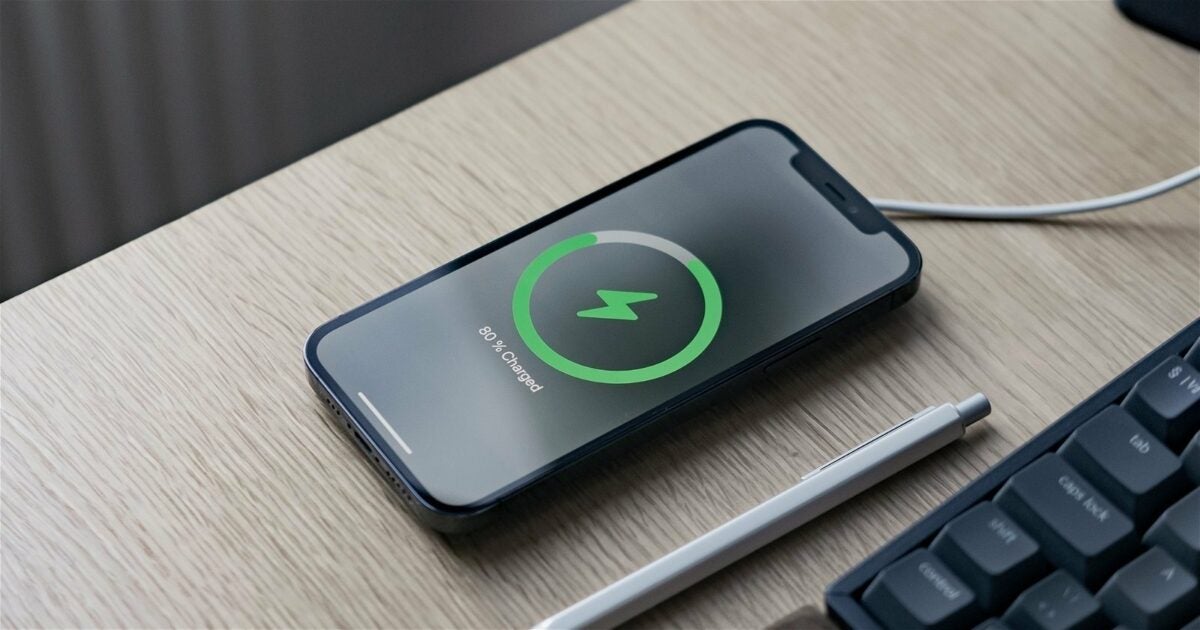 According to ChatGPT, this is what you should do if your phone's battery doesn't last at all
