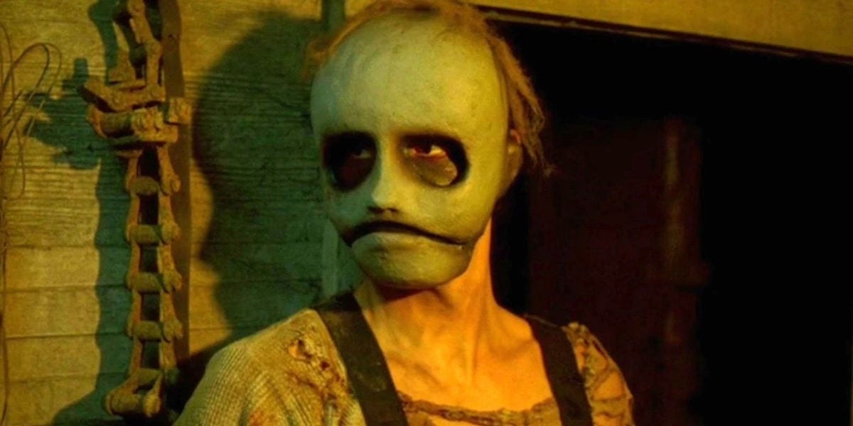 Leslie Vernon, the most unique serial killer in horror cinema, returns to the big screen after 20 years