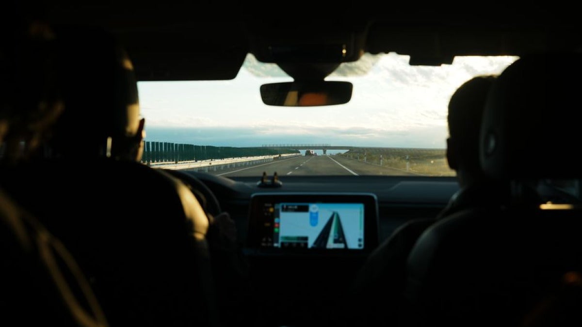 DoFun head units hit by Android malware: ad bots reach the dashboard