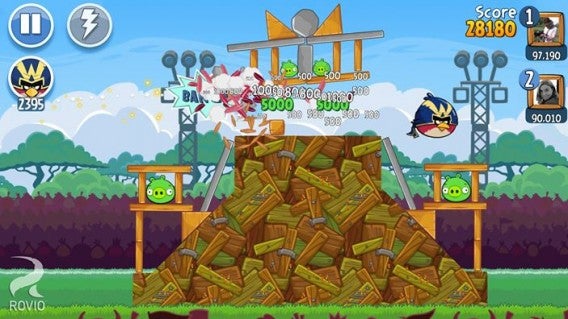 No Angry Birds Friends você pode comparar sua pontuação com a dos amigos