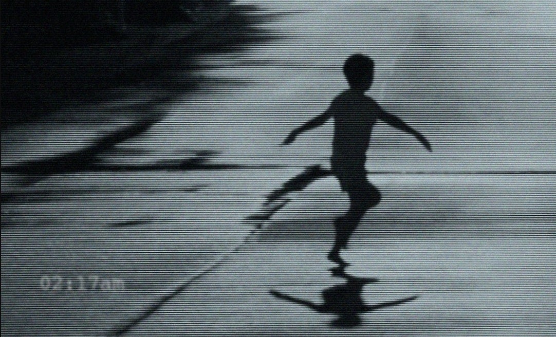 Le réalisateur de Barbarian présente la bande-annonce de son nouveau film