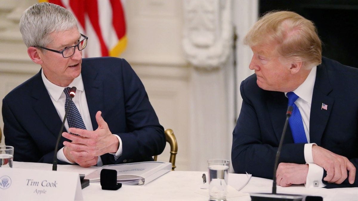 Trump critique Apple pour avoir déplacé la production de l'iPhone en Inde