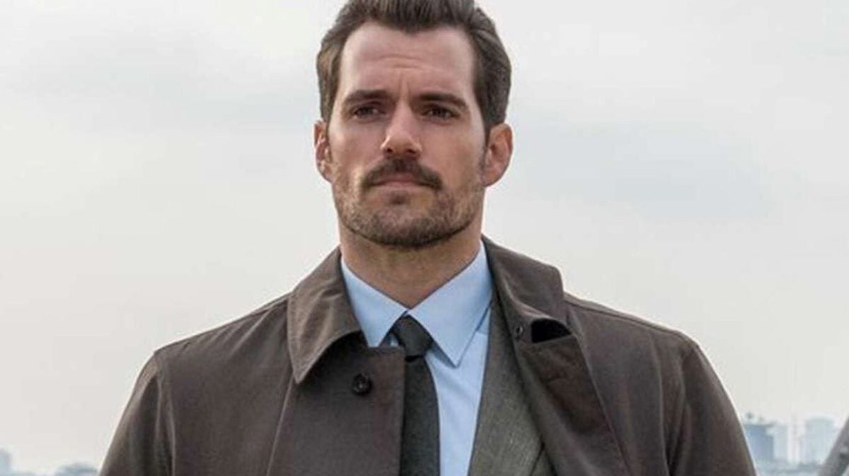 Lentement mais sûrement : c'est ainsi qu'Henry Cavill assure qu'il progresse dans son nouveau projet dont il profite tant