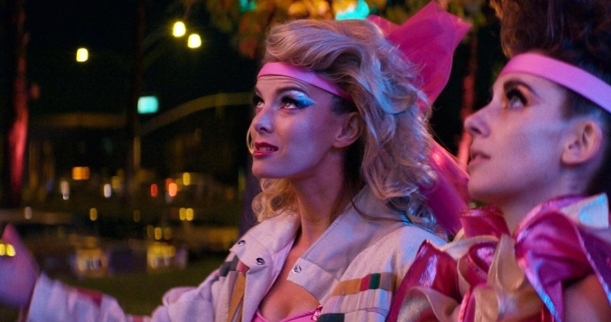 Netflix a annulé de nombreuses séries au cours de son histoire, mais une série le méritait moins que les autres : GLOW