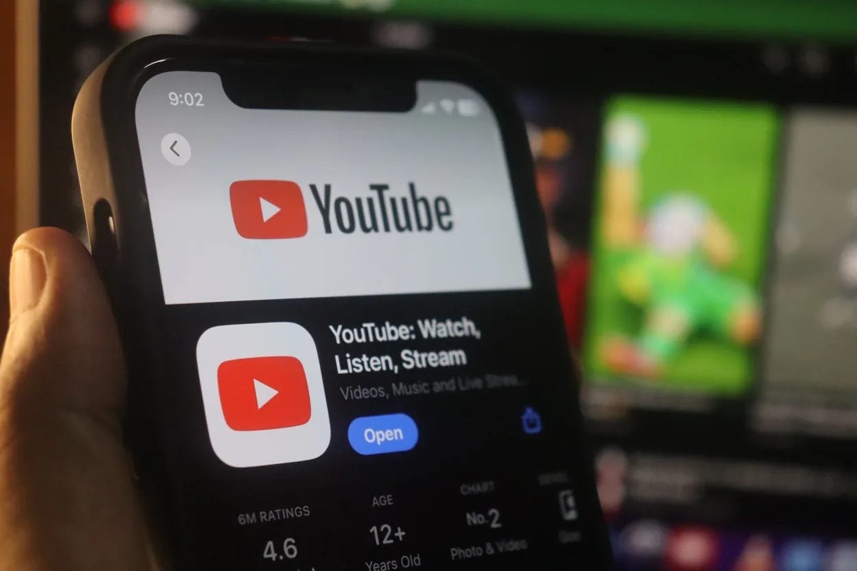 YouTube dépasse Facebook et Wikipedia en trafic de chatbots