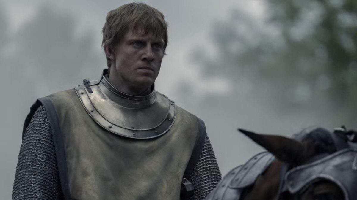 Pourquoi le thème de 'Game of Thrones' retentit-il au moment le plus inconfortable de 'Le Chevalier des Sept Royaumes' ? Son créateur a la réponse