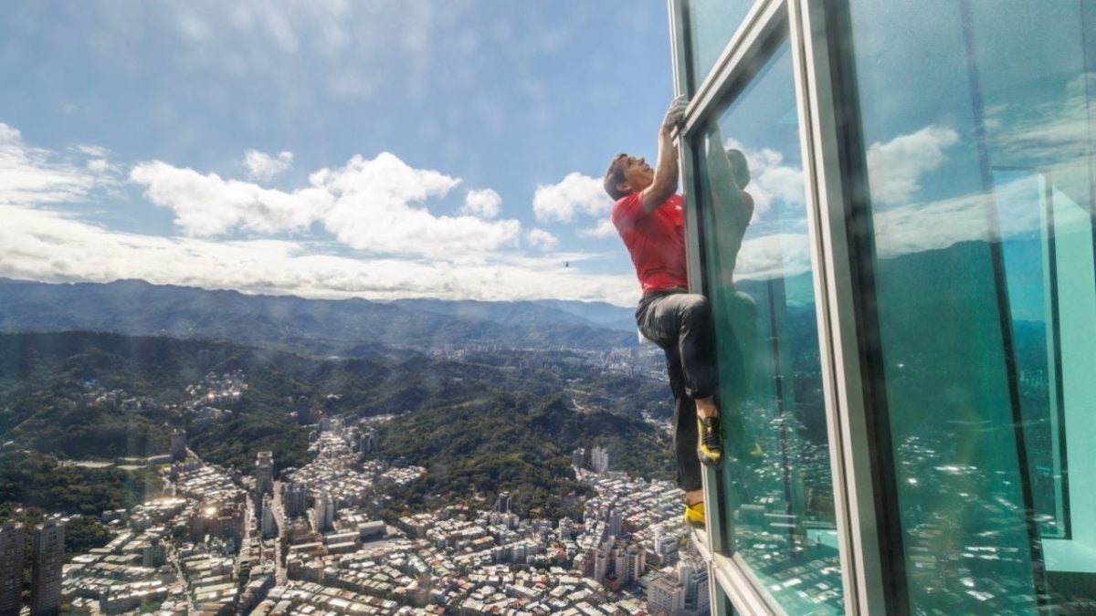 Alex Honnold a grimpé un gratte-ciel en direct. Il n'a pas gagné tant d'argent pour cela
