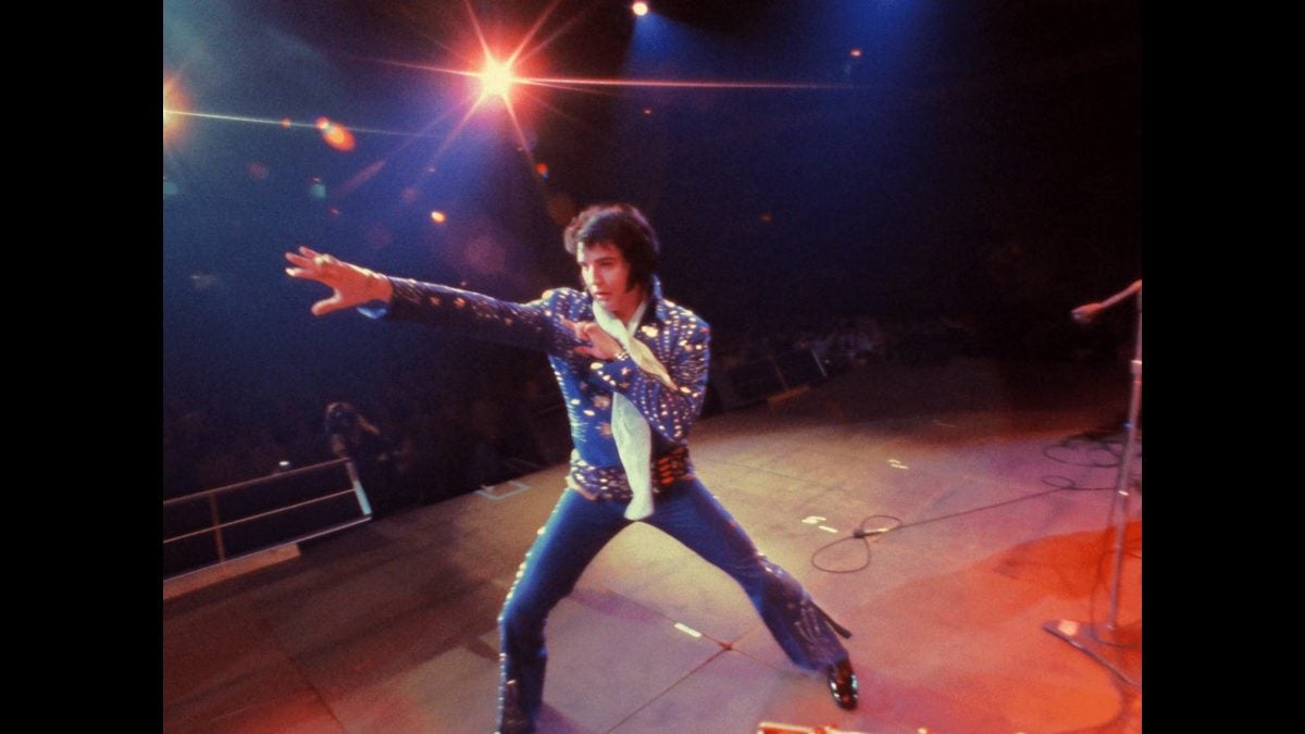 Baz Luhrmann s'attaque au documentaire avec un concert enregistré d'Elvis Presley qui est bien plus qu'un concert