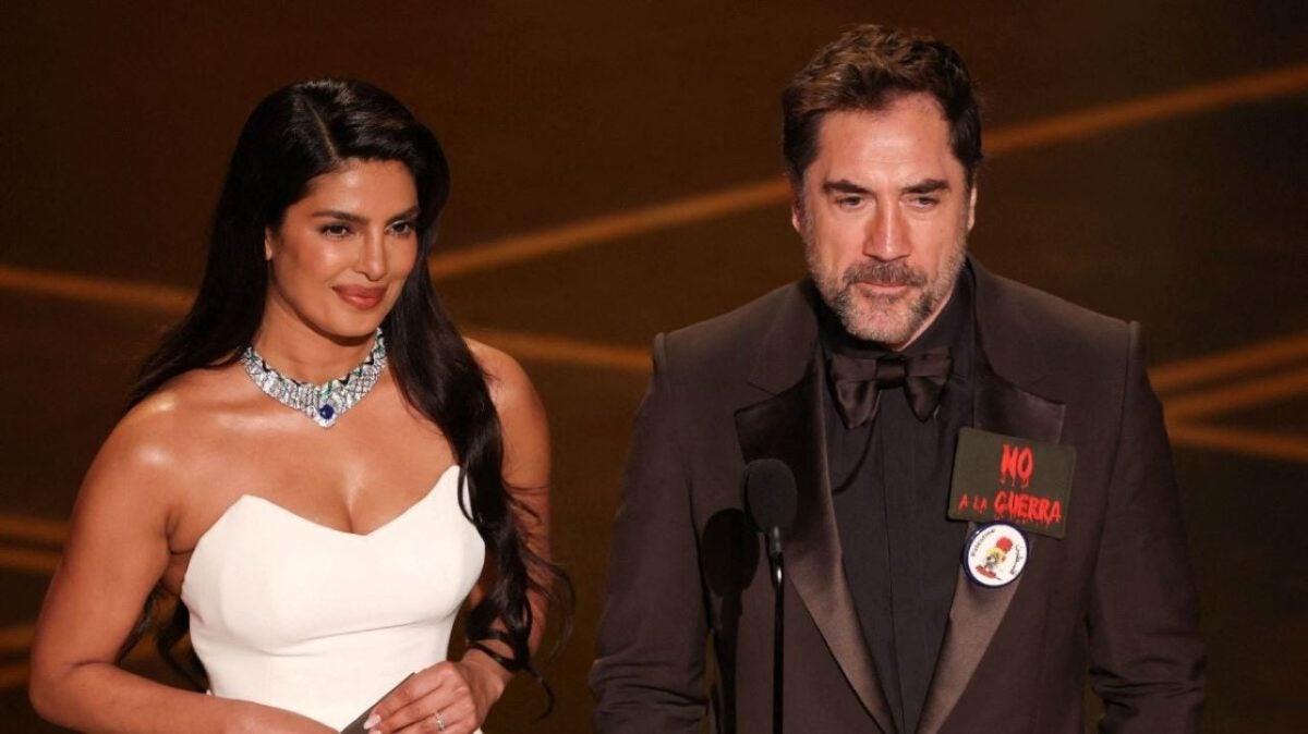 «Non à la guerre et Palestine libre». Javier Bardem devient la voix la plus combattante des Oscars