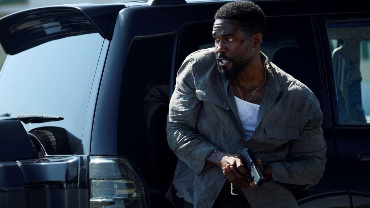 Tu peux déjà voir la bande-annonce de la prochaine série de vengeance et de rédemption qui sera diffusée sur Netflix