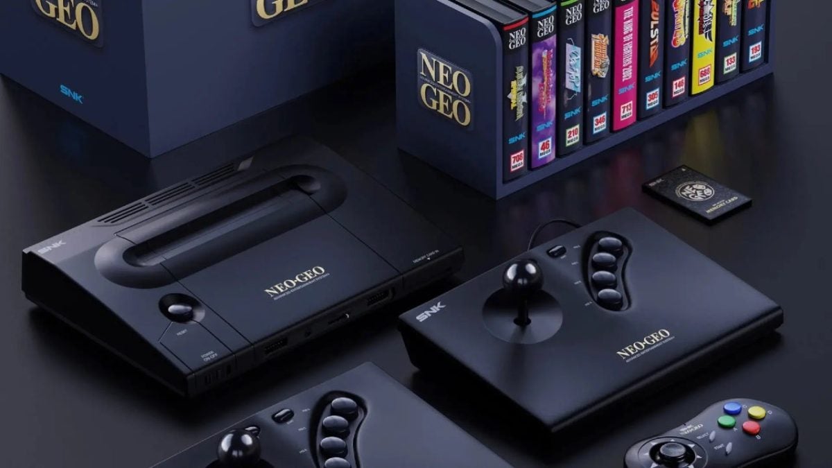 La nouvelle NeoGeo AES+ n'est pas une nouvelle console : c'est une reproduction presque complète d'un système de circuits déjà existant