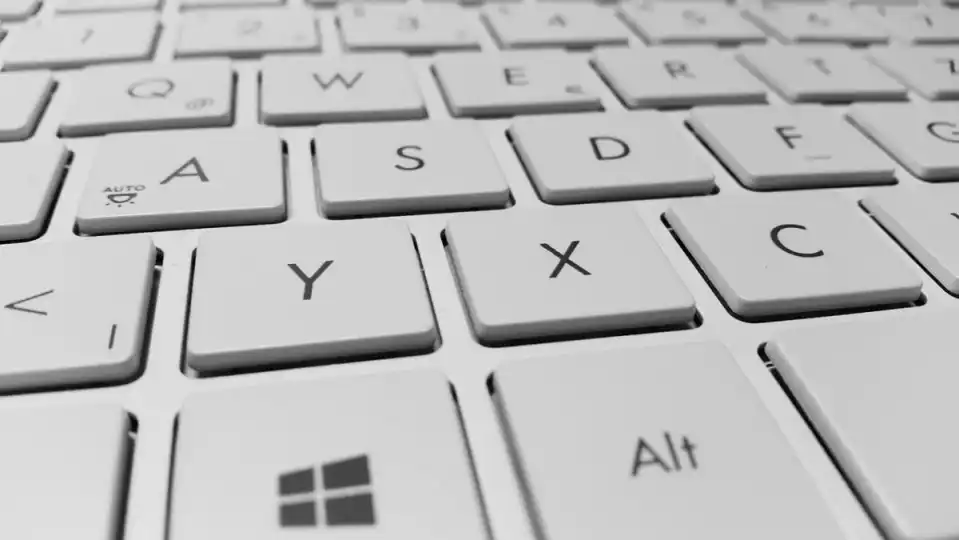 Cómo cambiar el idioma de tu teclado (PC y Mac)