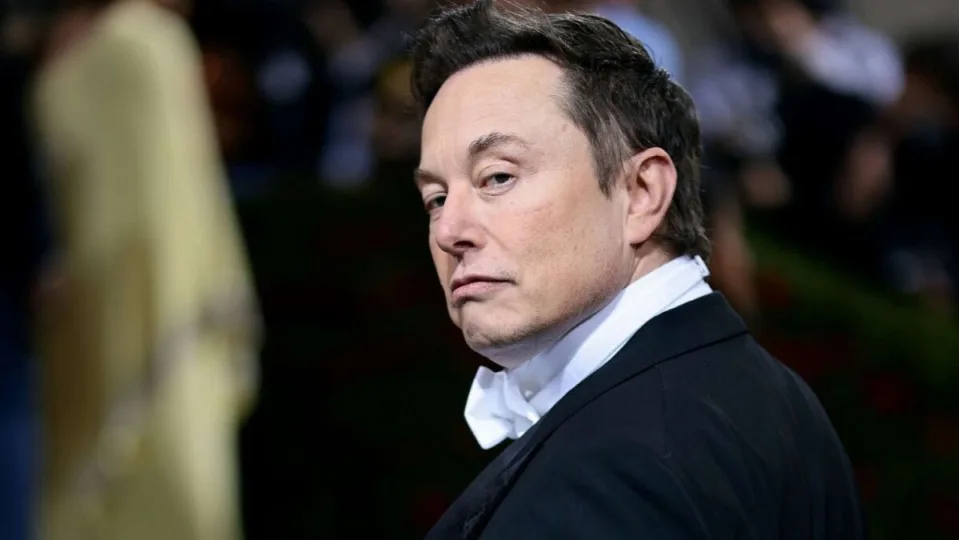 Elon Musk vuelve a hacer el ridículo con el verificado en Twitter