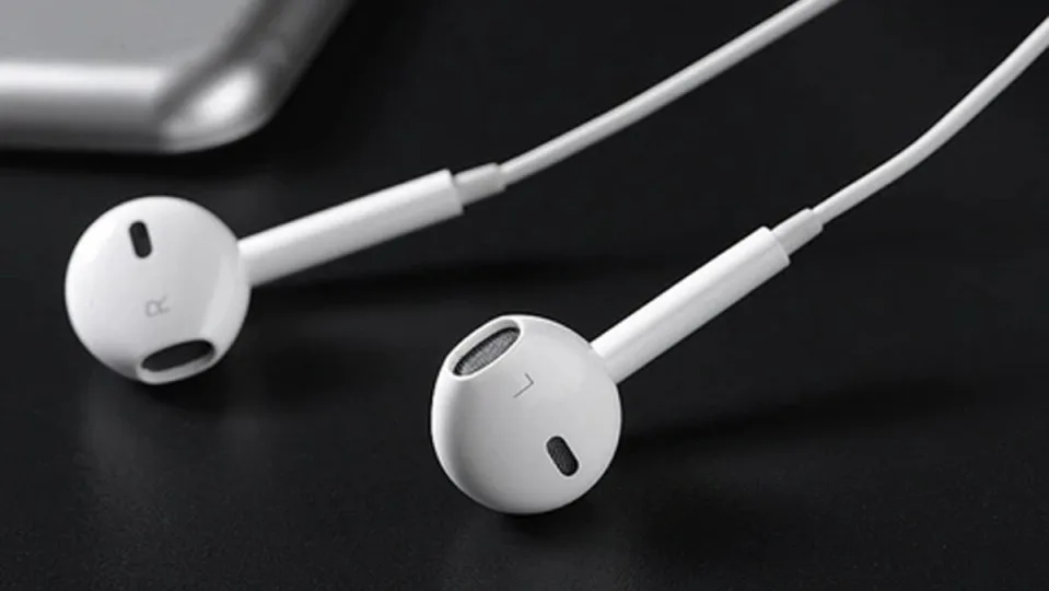¿Por qué Apple eliminó la toma de auriculares en el iPhone 7?