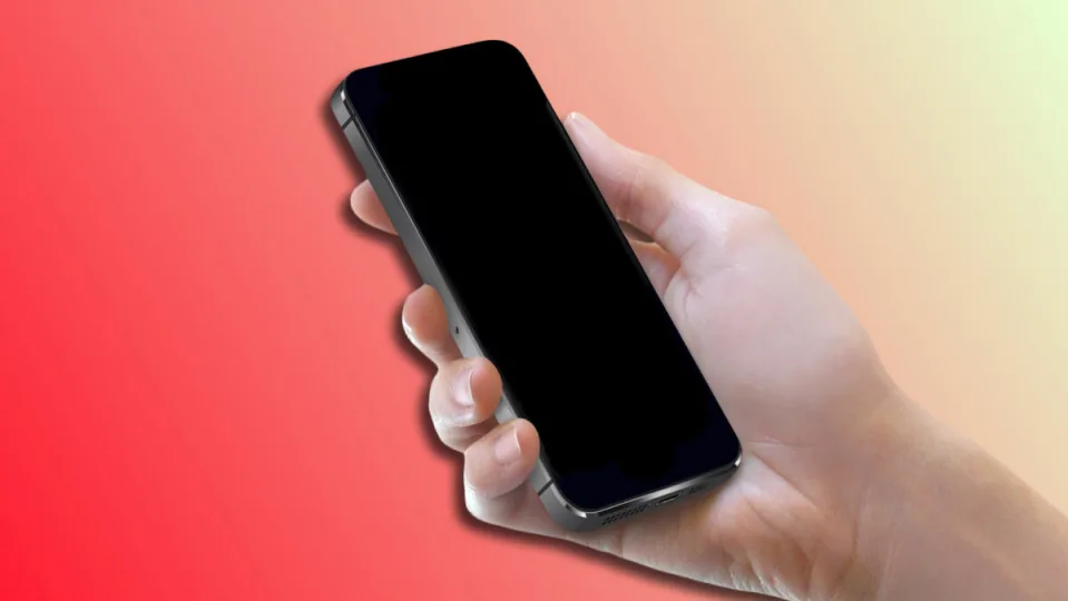 Apple está explorando cómo hacer la pantalla del iPhone invisible a terceros: esto es lo que está consiguiendo