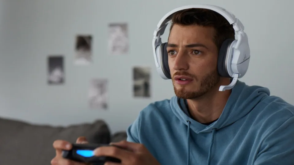 Estos brutales auriculares para PC y PlayStation tiran su precio por debajo de los 60 euros