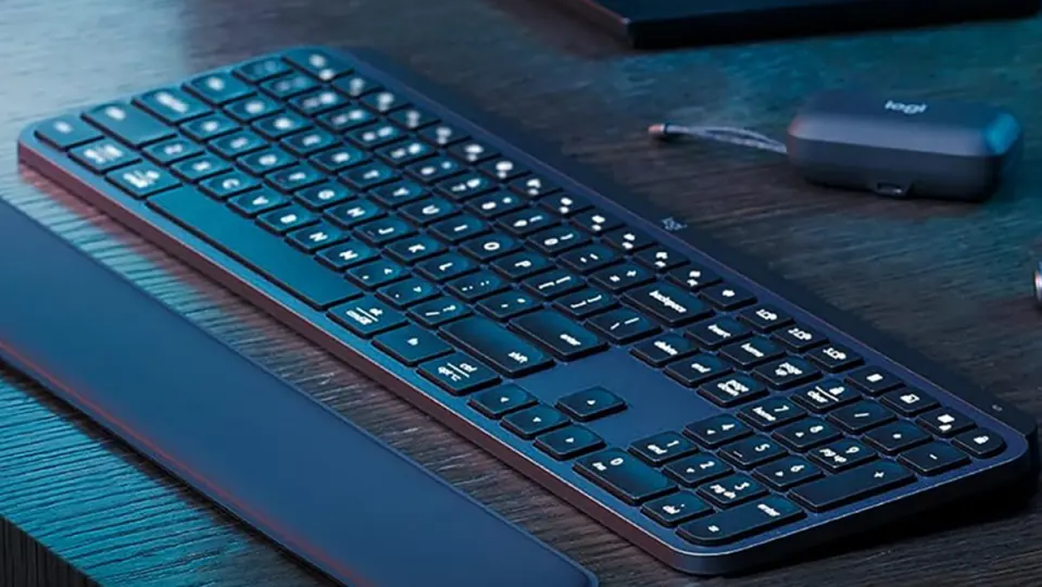 Este teclado inalámbrico de Logitech tiene su precio rebajado y puede ser un gran regalo para Navidad