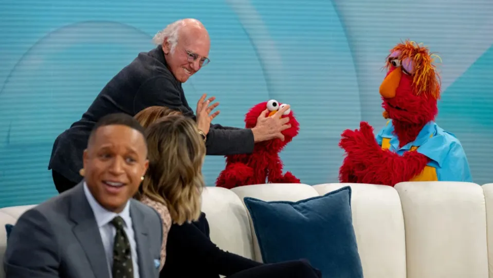 Elmo (sí, el personaje de ‘Barrio Sésamo’) ha tenido la peor semana de su vida después de recibir una paliza en televisión