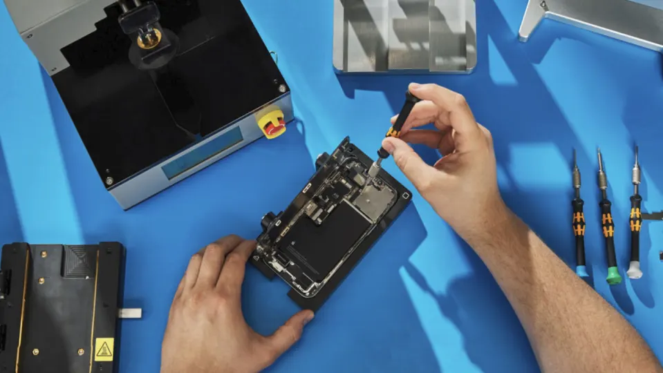 Apple ampliará las piezas que podemos usar en la reparación de un iPhone y explica el porqué