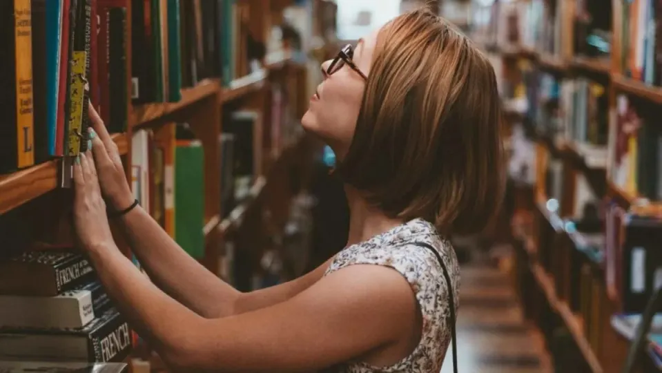 TikTok Bookworms Unleashed: How to Find the Best Literary Recommendations from Booktokers