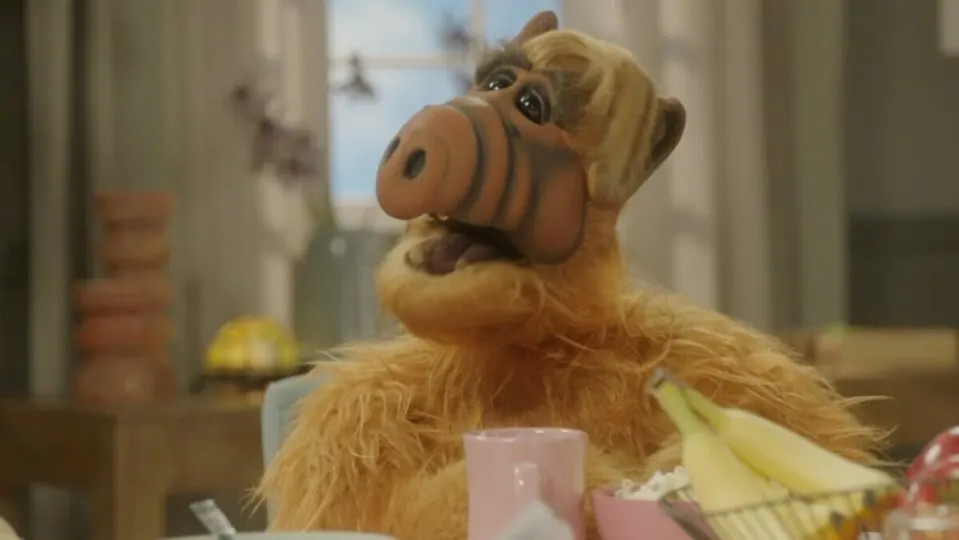 Alf Returns with a Deadpool Twist: Ryan Reynolds’ Unique Take on the Classic Series