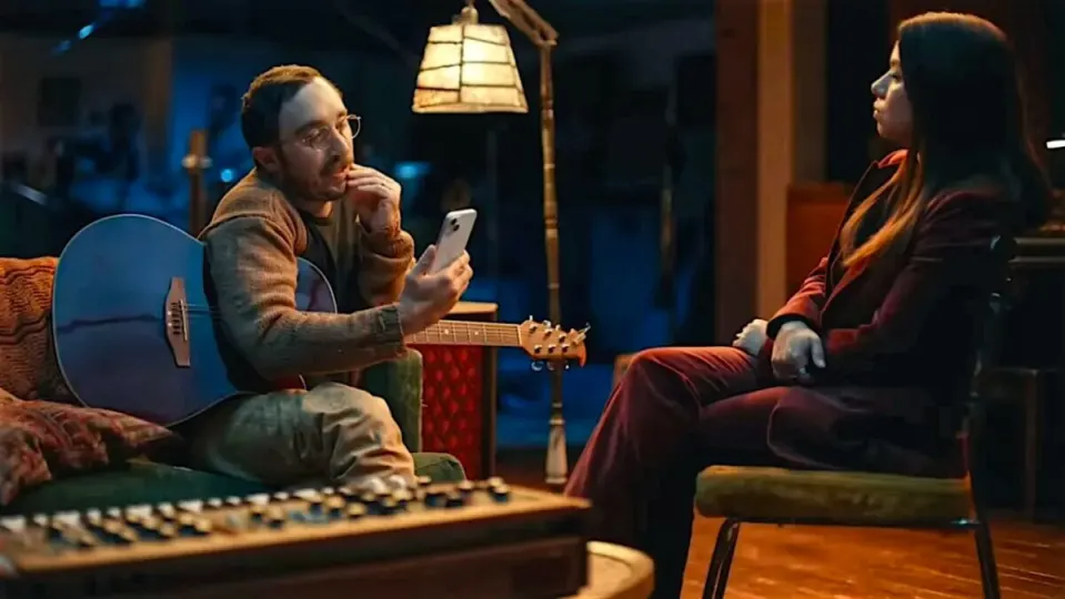 Apple promotes this exclusive feature of the iPhone 15 Pro in this fun ad