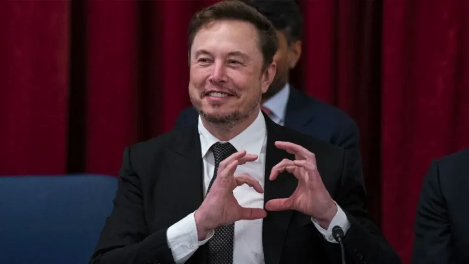 Elon Musk demands that Disney fires its current CEO… for this ridiculous reason
