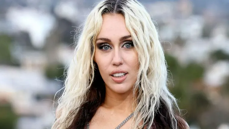 Imagen de artículo: Miley Cyrus sigue en la c…