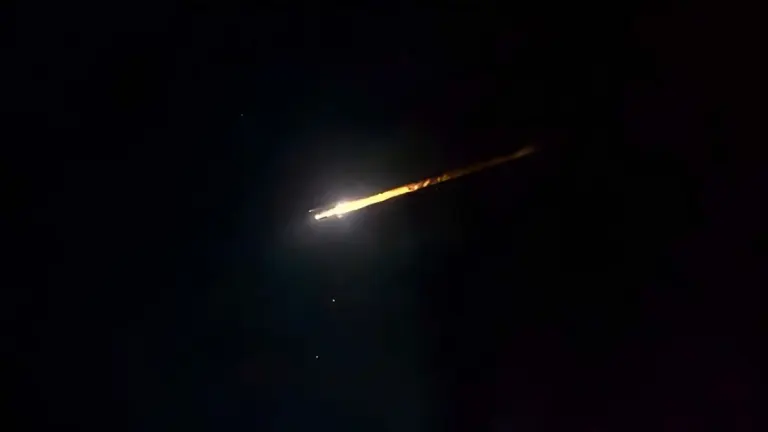 ¿Qué es el misterioso “cometa” que se ha visto en Australia?